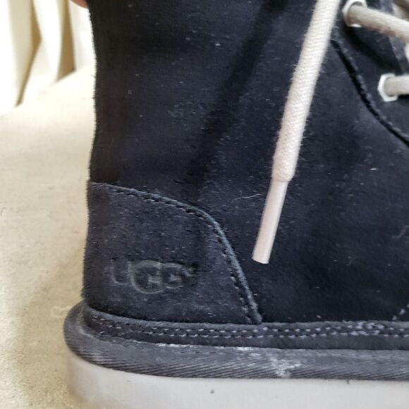 UGG Australia Harkley US Size 5 True Navy Mens Suede BOOTS - Picture 2 of 11